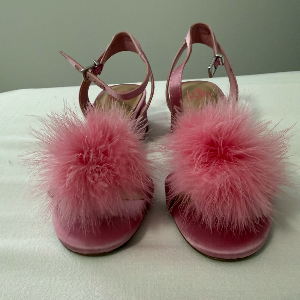 GB (Dillards) Pink Pom Girls Heels